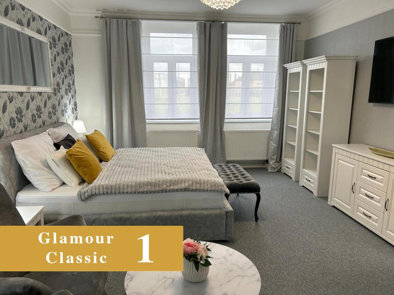 Efipa Glamour Apartments Plzen Luaran gambar