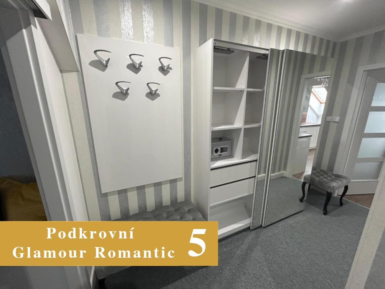 Efipa Glamour Apartments Plzen Luaran gambar